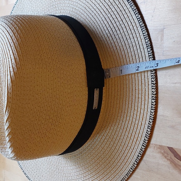 Coal Brand Off White Summer Hat Made of 100% Paper - Picture 6 of 8